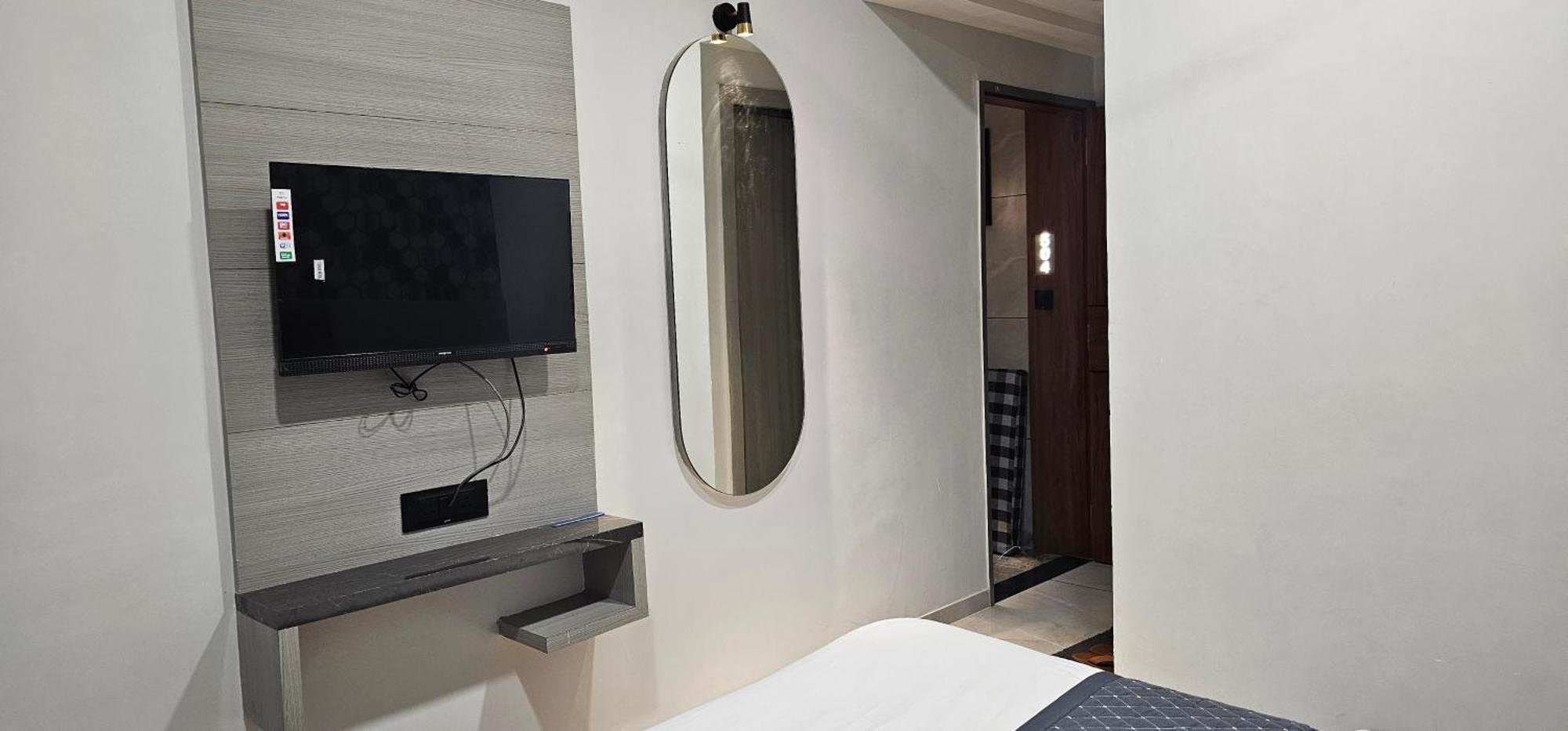 Hotel Allen Ahmedabad Exteriör bild